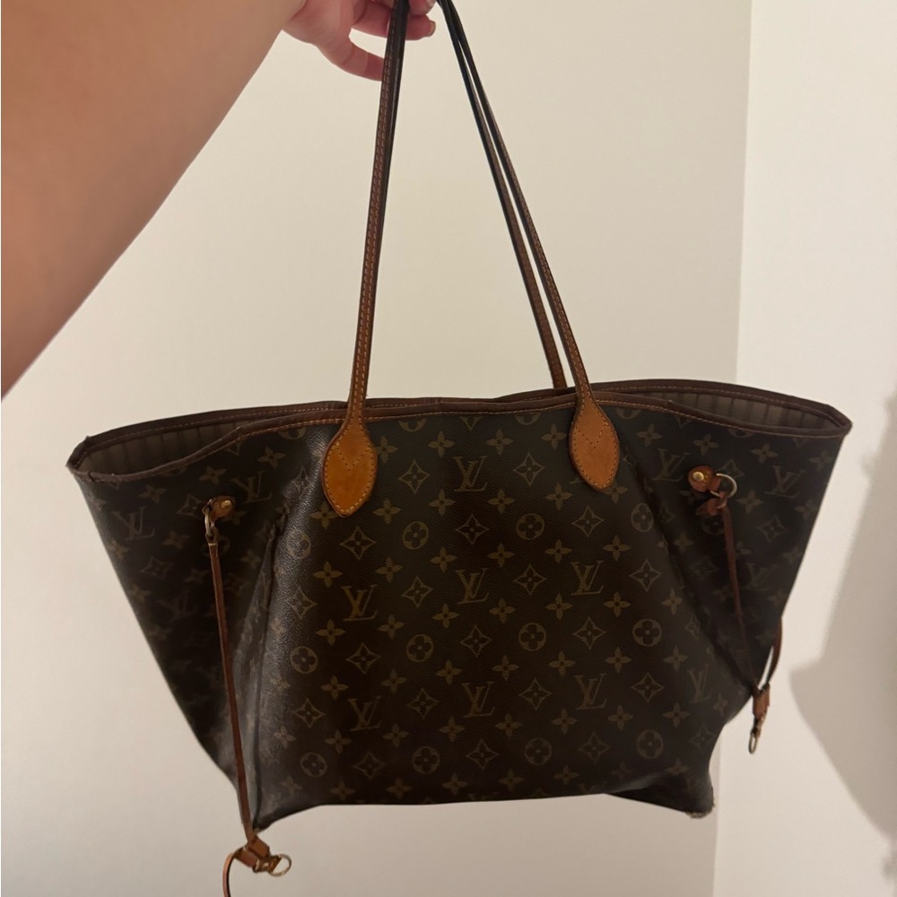 USED AUTHENTIC LOUIS VUITTON NEVER FULL MM